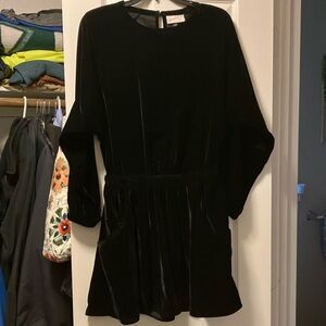 Universal Thread Black Garment